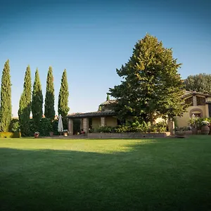 https://borgo-villa-risi.it-tuscanyhotel.com